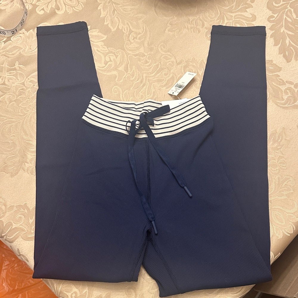 NWT Offline by Aerie leggings size Small